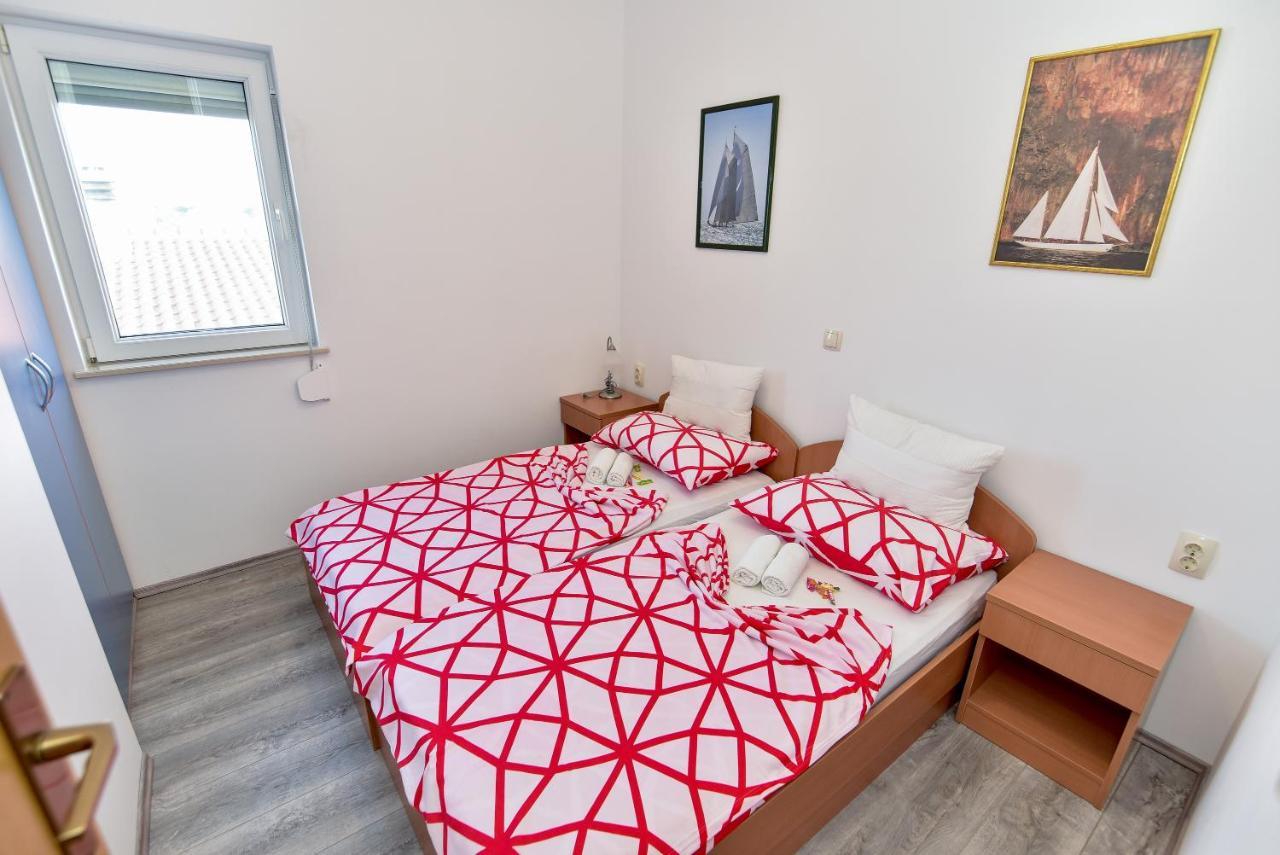 Apartmani Luna Vir Extérieur photo