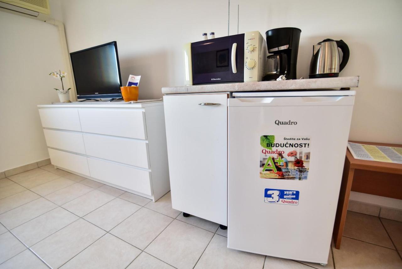 Apartmani Luna Vir Extérieur photo